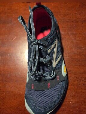 New Balance Women's Minimize Trail Running Shoe Size 8